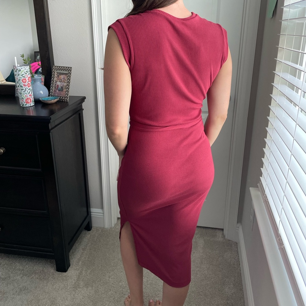 ALYA Ribbed Midi Dress - Picture 4 of 10